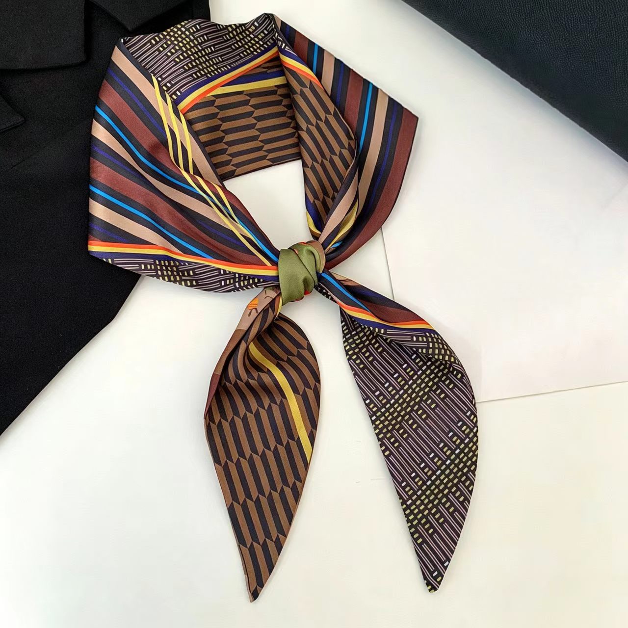 Luksusowa Apaszka Jedwabna z D – Tie Clip Silver recenzja i cena